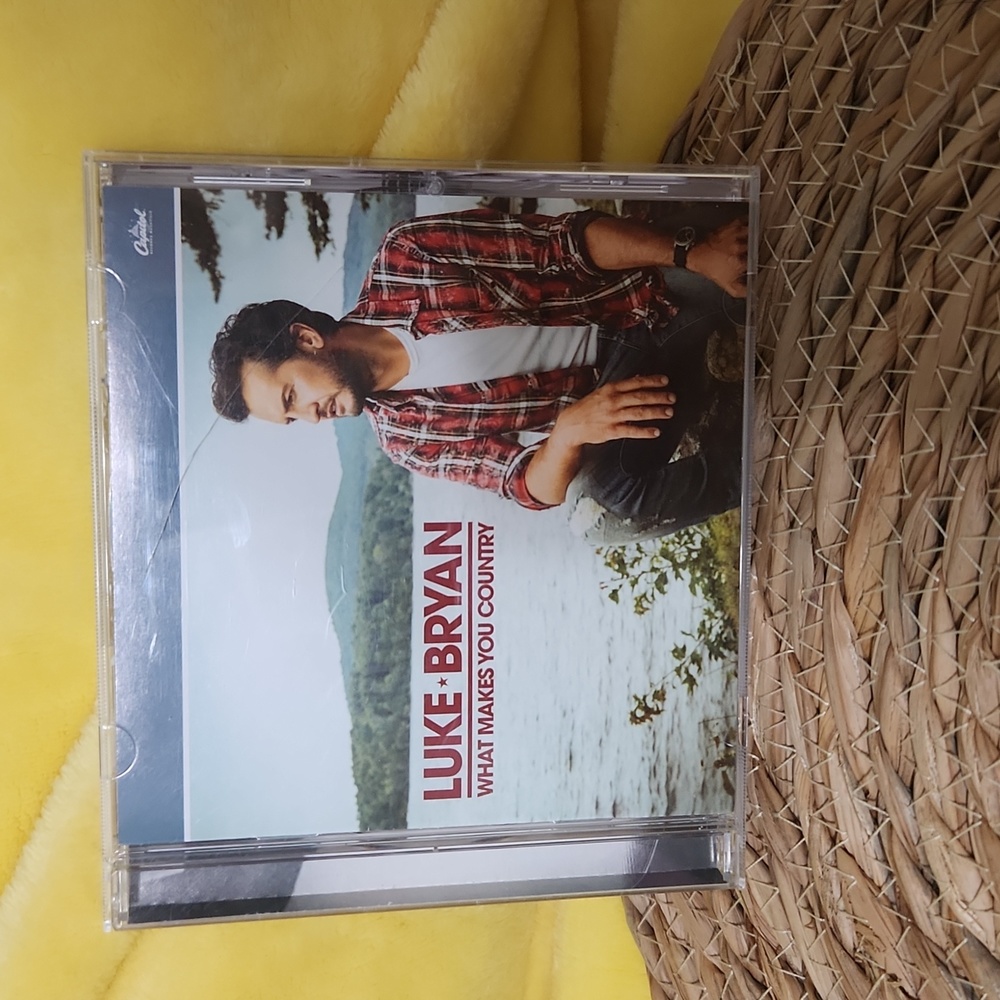 WHAT Makes You Country,LUKE BRYAN